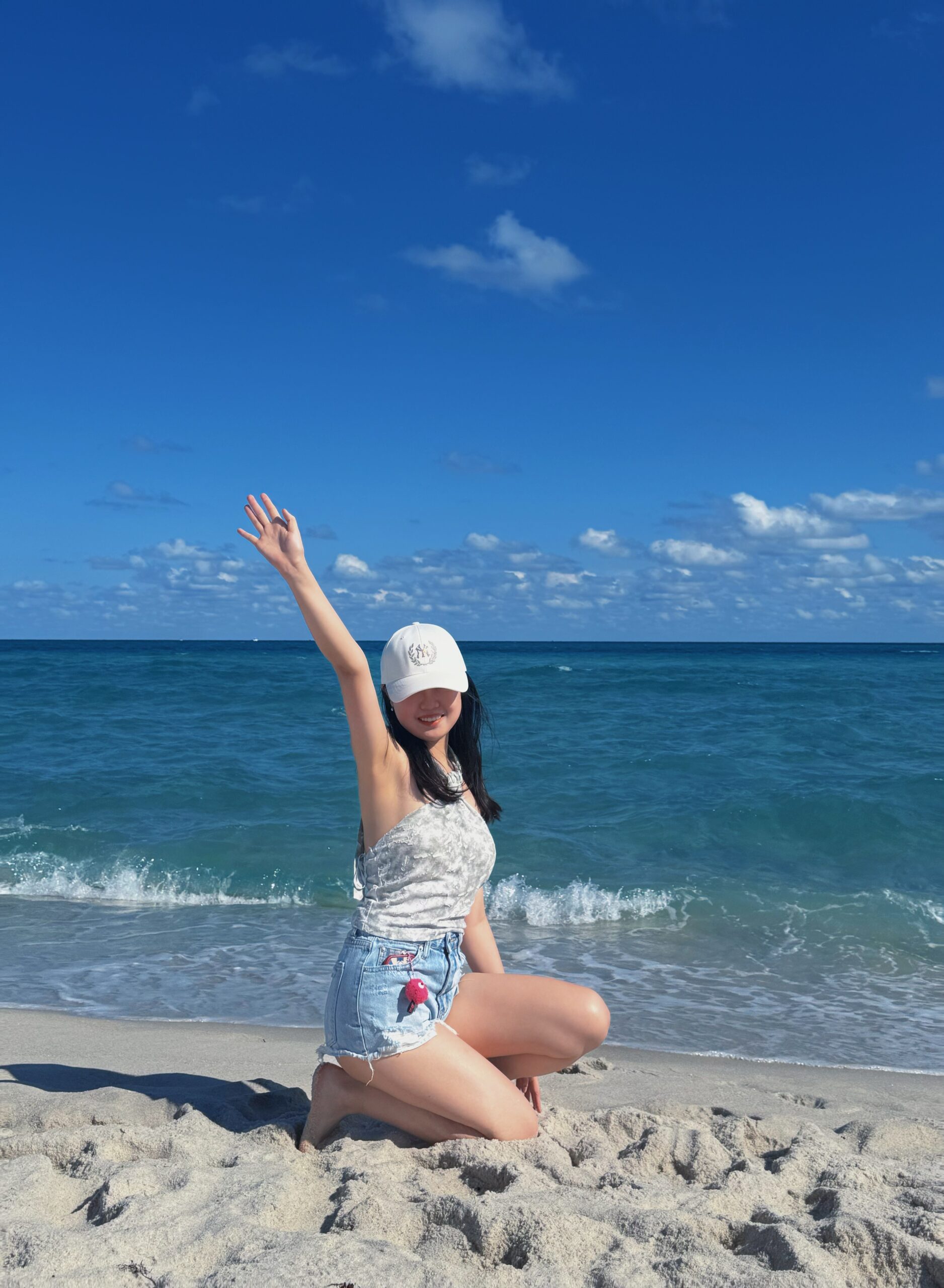 Christus kneeling by the ocean